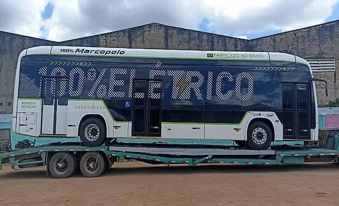 Primeiro ônibus elétrico chega a Rio Branco para teste e deve ser apresentado por Bocalom