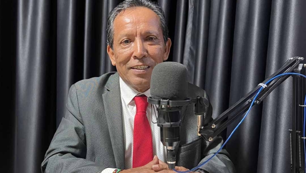 Embaixador peruano destaca potencial econômico e turístico durante Podcast Conversa Franca