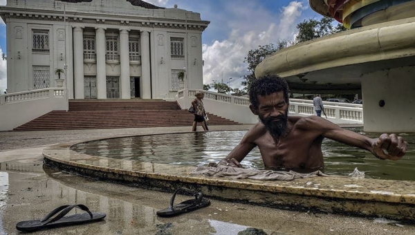 Abandono toma conta do Palácio Rio Branco e da Fonte Luminosa no coração de Rio Branco