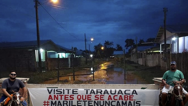 "Visite Tarauacá antes que acabe", avisa faixa em protesto contra gestão de Marilete Vitorino