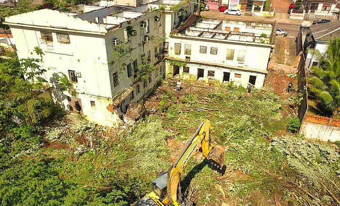 Prédio demolido no centro de Rio Branco não era tombado e estrutura estava comprometida