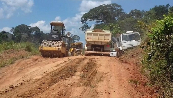 Prefeitura do município de Brasileia intensifica trabalho de recuperação de ramais