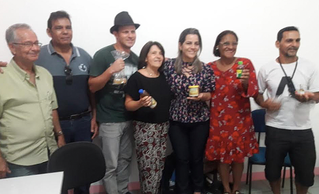 Mara Rocha apresenta Projeto de Lei criando Política Nacional de Incentivo à Apicultura e Meliponicultura