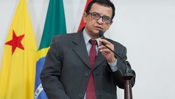 “Ele vai ter que dizer quem são os deputados, só isso”, ressalta Luiz Gonzaga sobre postura de Calegário