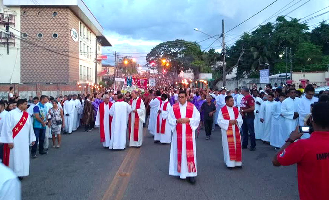 Procissão do Cristo Morto leva milhares às ruas de Rio Branco