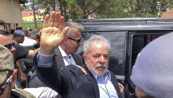 Em decisão unânime, 5ª Turma do STJ mantém condenação de Lula e reduz pena para 8 anos e 10 meses