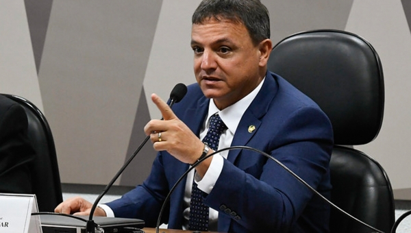 CCJ do Senado adia análise de parecer de Bittar sobre PL que tipifica o caixa dois