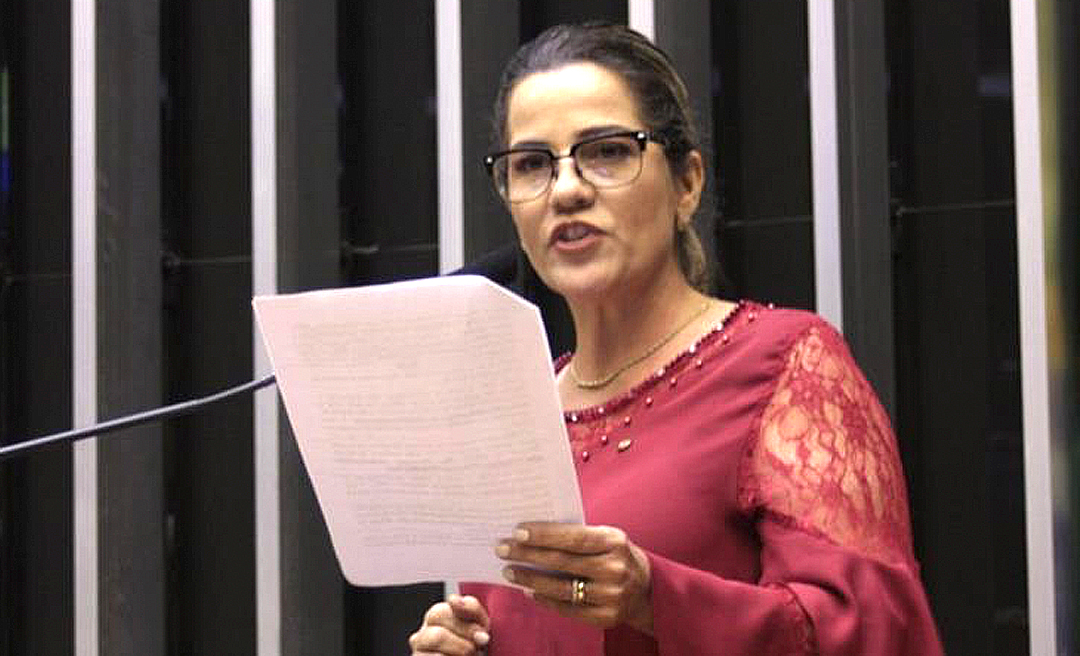 Mara Rocha critica cortes na Educação, mas faz afagos ao governo Bolsonaro 