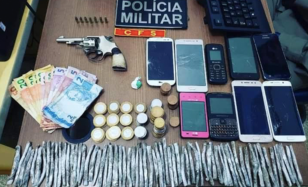 Polícia Militar apreende drogas e armas em casa no centro de Rio Branco