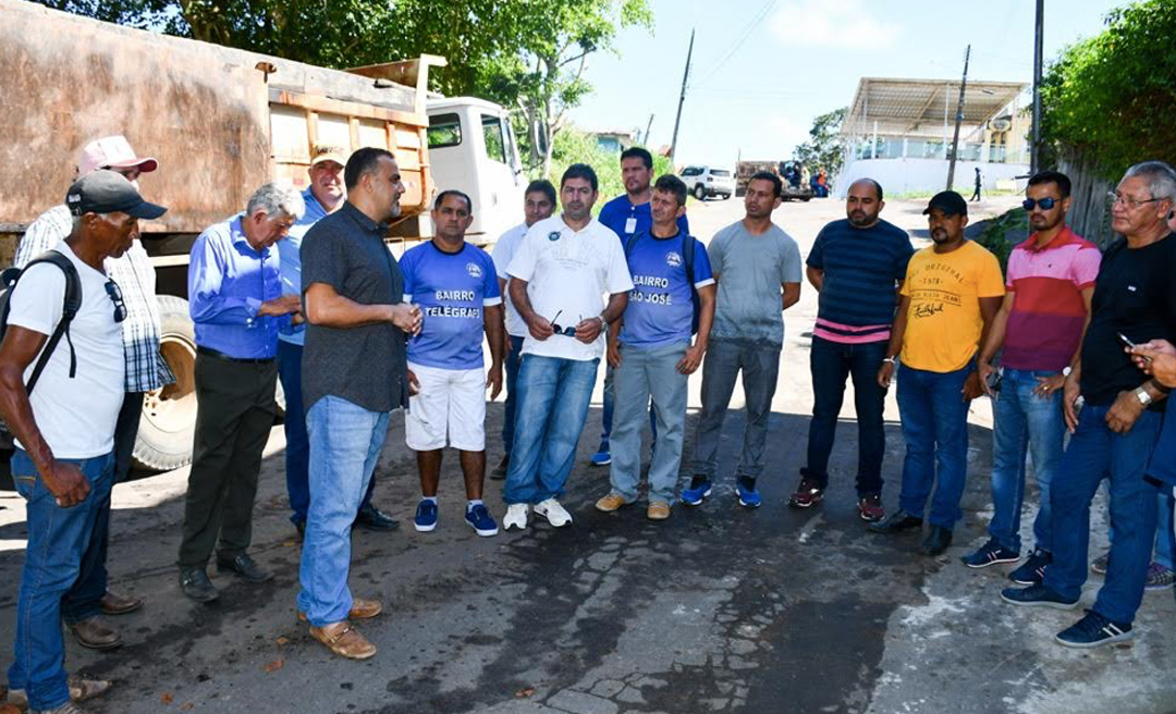Vereadores e presidentes de bairro de Cruzeiro do Sul acompanham obras de infraestrutura