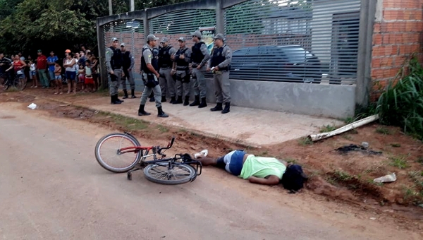 Pai perde a vida a caminho da escola do filho com sete disparos de pistola