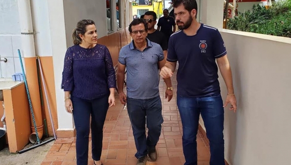 Acompanhado de Mara Rocha, Luiz Gonzaga visita a sede do SAMU e defende investimentos