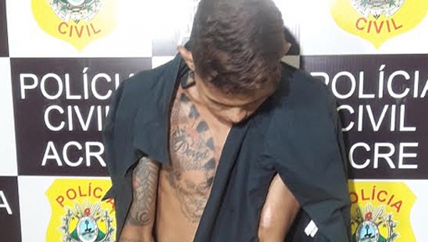 Homem rouba celular no Belo Jardim, é preso e identificado de participar de arrastão na AC-90