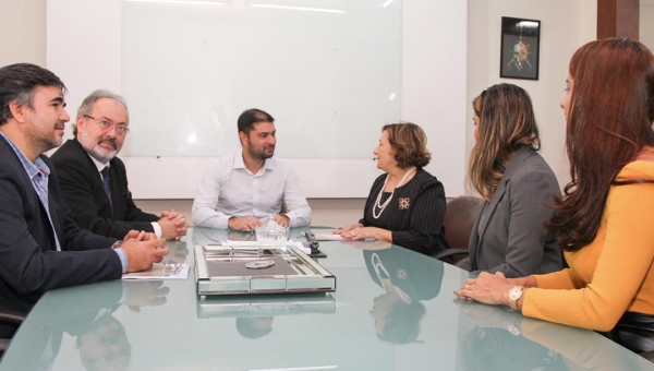 Governador em exercício assegura fortalecimento de parcerias com o Poder Judiciário