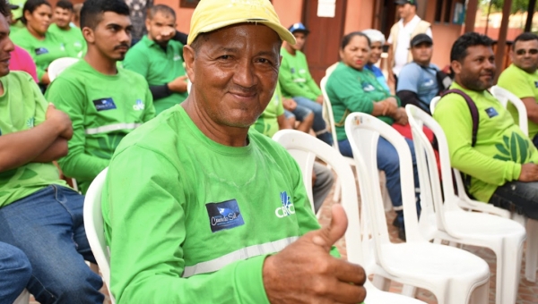 Prefeitura de Cruzeiro do Sul e CBCN homenageiam garis e margaridas da cidade  