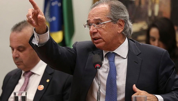 Ministro Paulo Guedes diz que R$ 200 milhões enviados ao Acre para estradas foram pelo ralo da corrupção