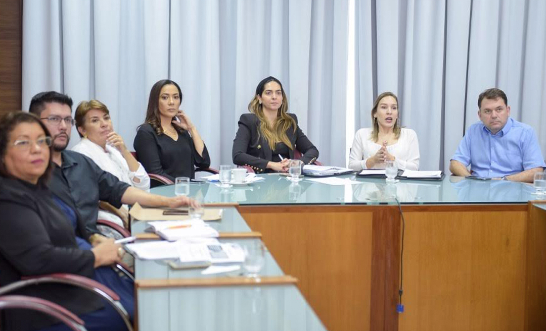 Primeira infância é tema de reunião entre Saúde e Assistência Social