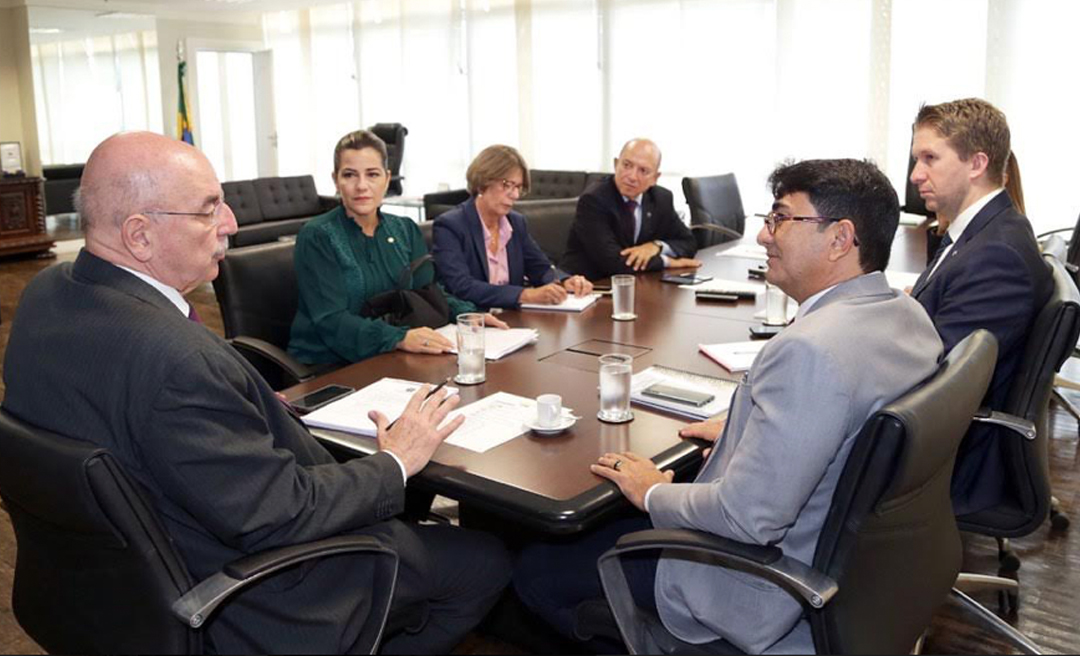 Presidente da FEM participa de encontro com Ministro das Cidadania Omar Terra