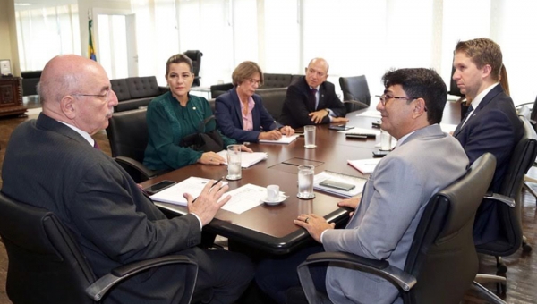 Presidente da FEM participa de encontro com Ministro das Cidadania Omar Terra