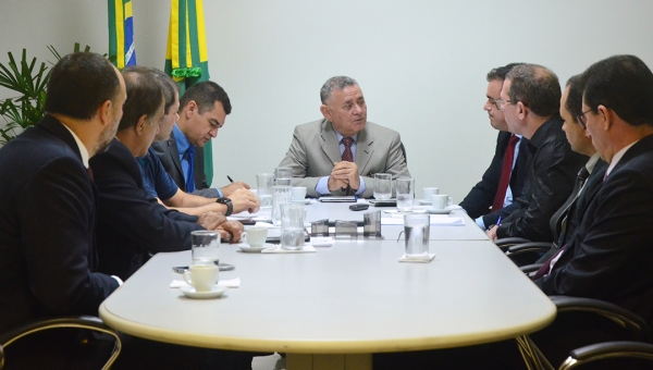 Presidente do TJAC recebe membros de CPI da energia elétrica