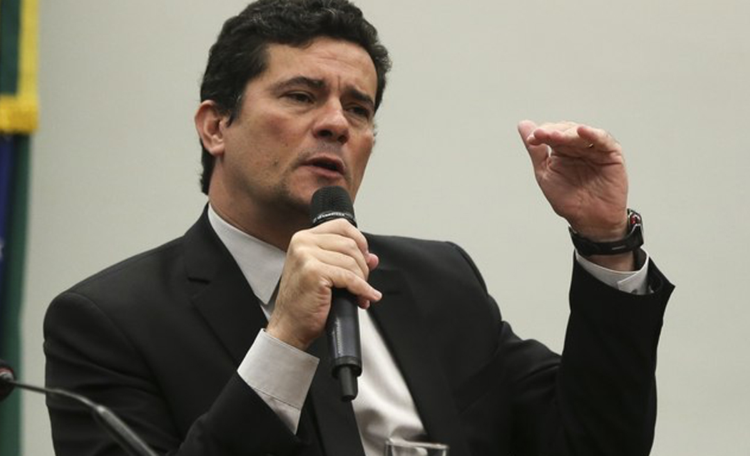 Hacker invade celular de Moro e usa aplicativo de mensagens; PF é acionada