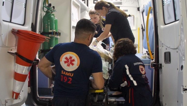 Pacientes em estado grave seguem para centro especializado em queimaduras, em Belo Horizonte