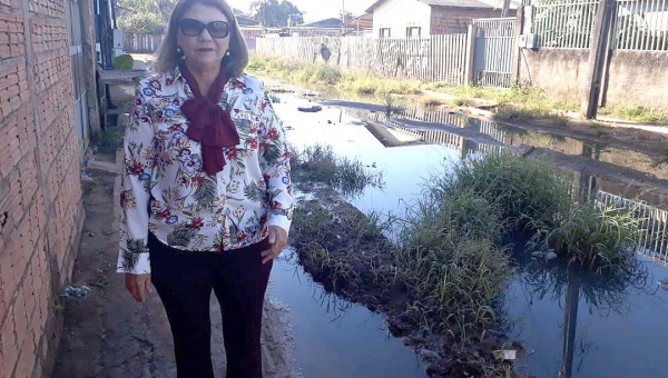 Vereadora Lene Petecão denuncia descaso na Travessa Pinho, no bairro Santa Inês