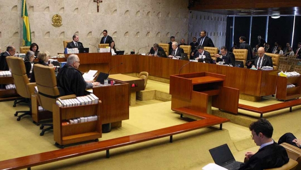 Supremo decide criminalizar a homofobia como forma de racismo