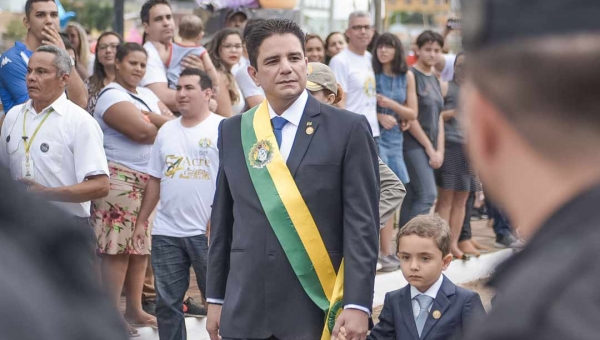 'Enquanto outros estados se medem pelo território, o Acre se agiganta pelo sentimento!', diz Gladson Cameli