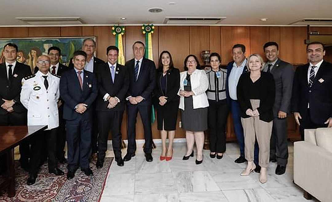 Gladson e Rocha se reúnem com Bolsonaro e Paulo Guedes e tratam sobre segurança e acordos com o Peru