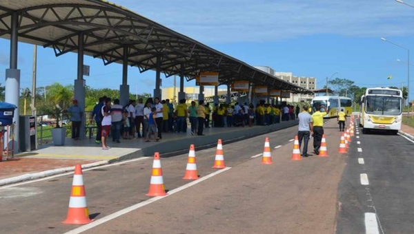 Criminosos fazem o ‘limpa’ no ônibus da Sobral na noite de quinta-feira, 27