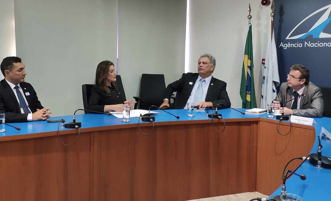 Jéssica Sales participa de reunião decisiva na Antaq para restabelecer o abastecimento de combustíveis no Juruá