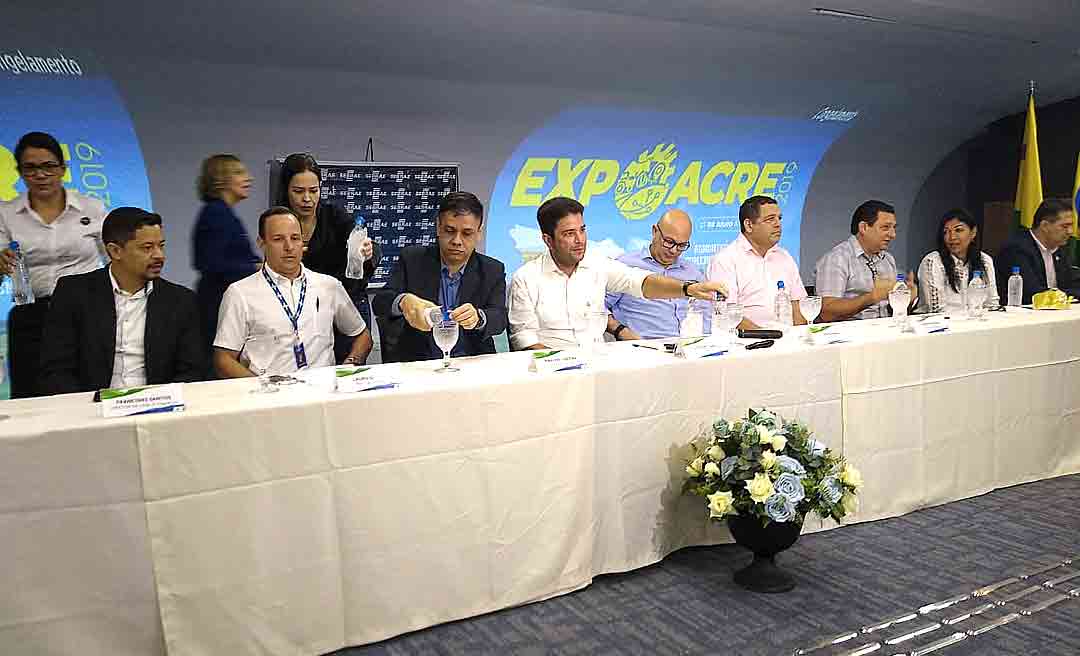 Lançamento da Expoacre 2019 teve cutucada de José Adriano, anúncio da prefeitura e Gladson brincando com o apelido de barão da soja