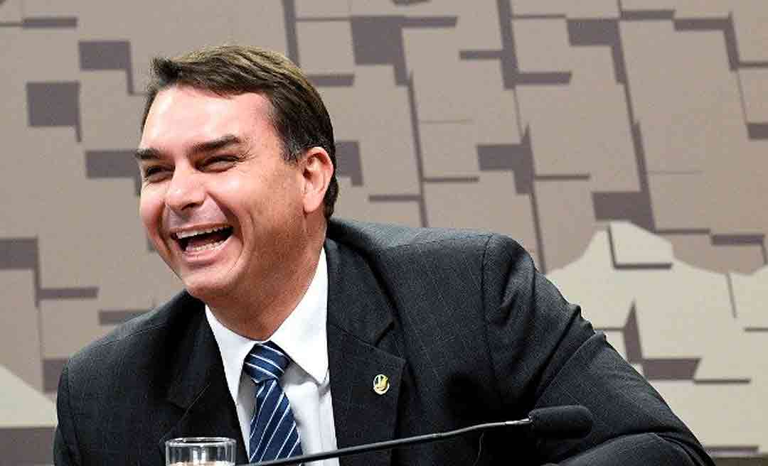 Toffoli atende a Flávio Bolsonaro e suspende investigações baseadas no Coaf