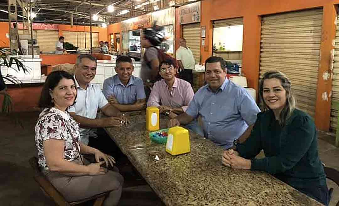 Com tom de campanha, Major Rocha, Mara e Minoru Kinpara visitam Mercado Elias Mansour