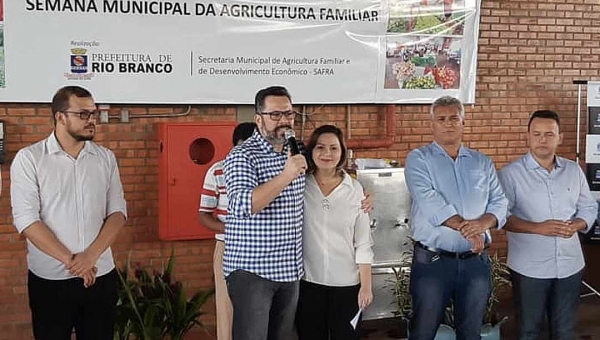 Prefeitura entrega equipamentos para agricultura familiar adquiridos com emenda parlamentar de Alan Rick