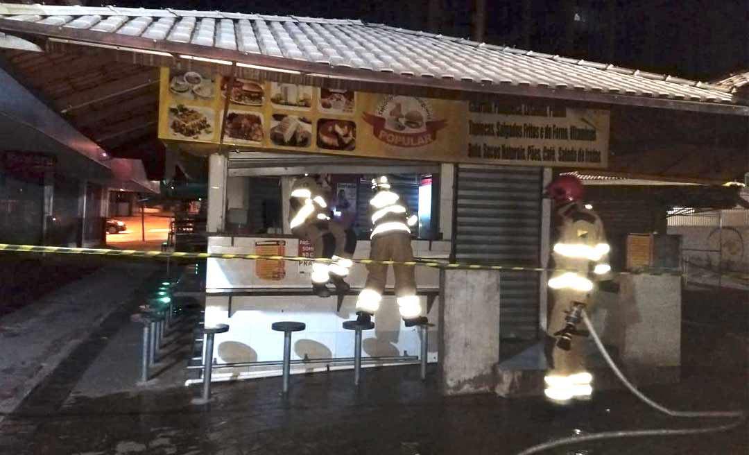 Curto-circuito provoca princípio de incêndio em lanchonete no Calçadão da Benjamin Constant