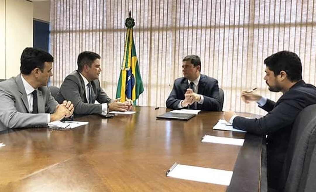 Em reunião com Sérgio Moro, Gladson pede reforço para a segurança do Acre 