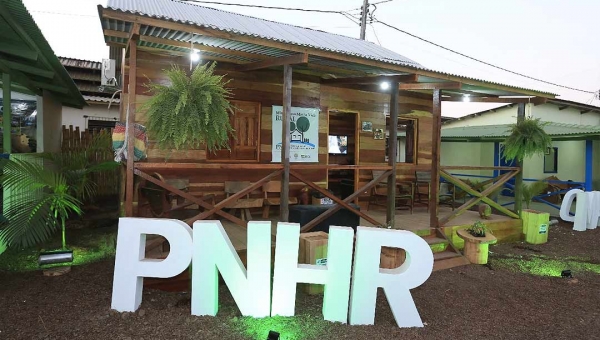 Réplica da casa de programa de habitação é destaque no Espaço AgroFlorestal da Expoacre