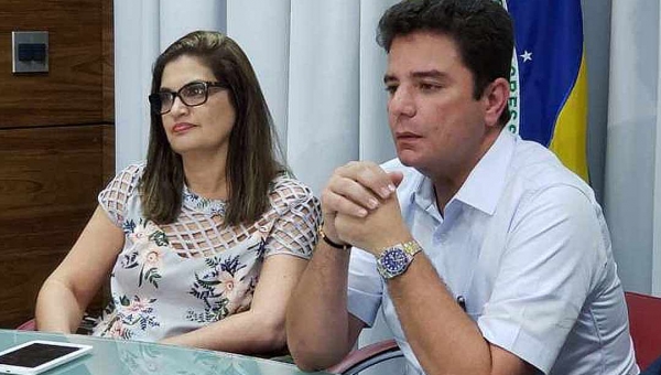 Gladson desmente boatos sobre possível exoneração de Mônica Kanaan da Sesacre e diz que ela tem aval para agir 