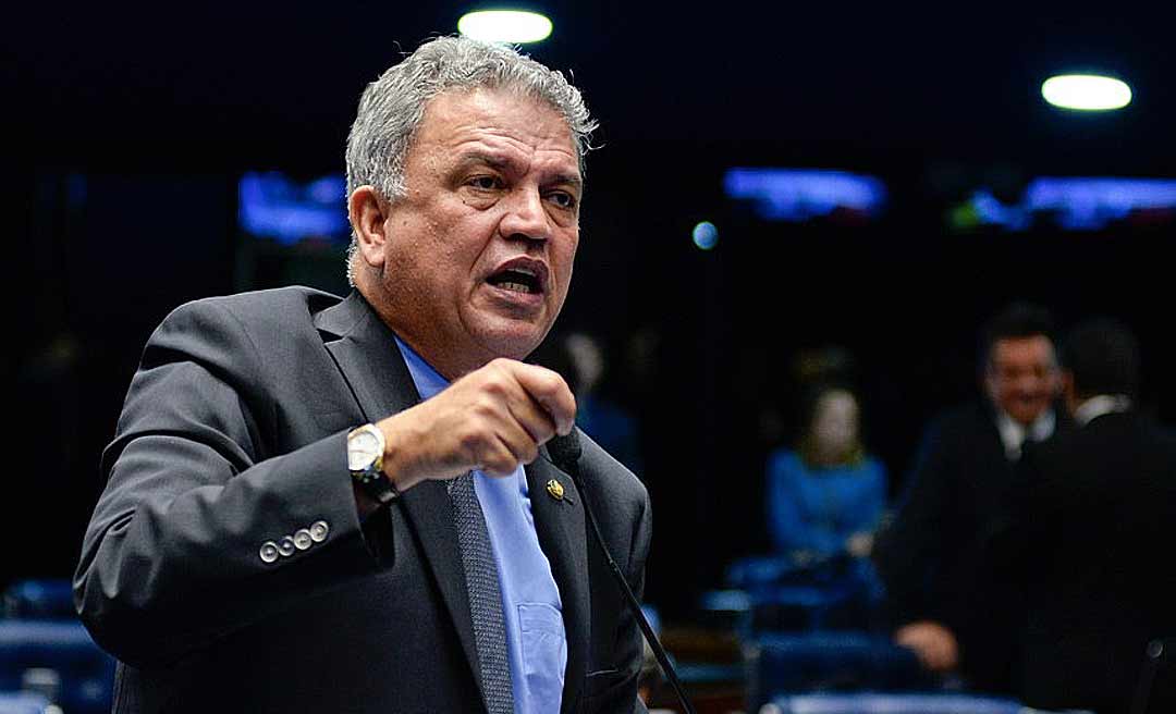 Petecão diz em rádio que Bolsonaro 'deveria falar menos e trabalhar mais'