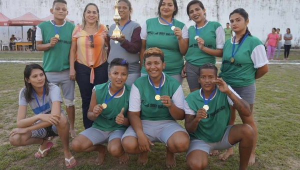 Final de campeonato de futebol é realizada no presídio feminino de Rio Branco