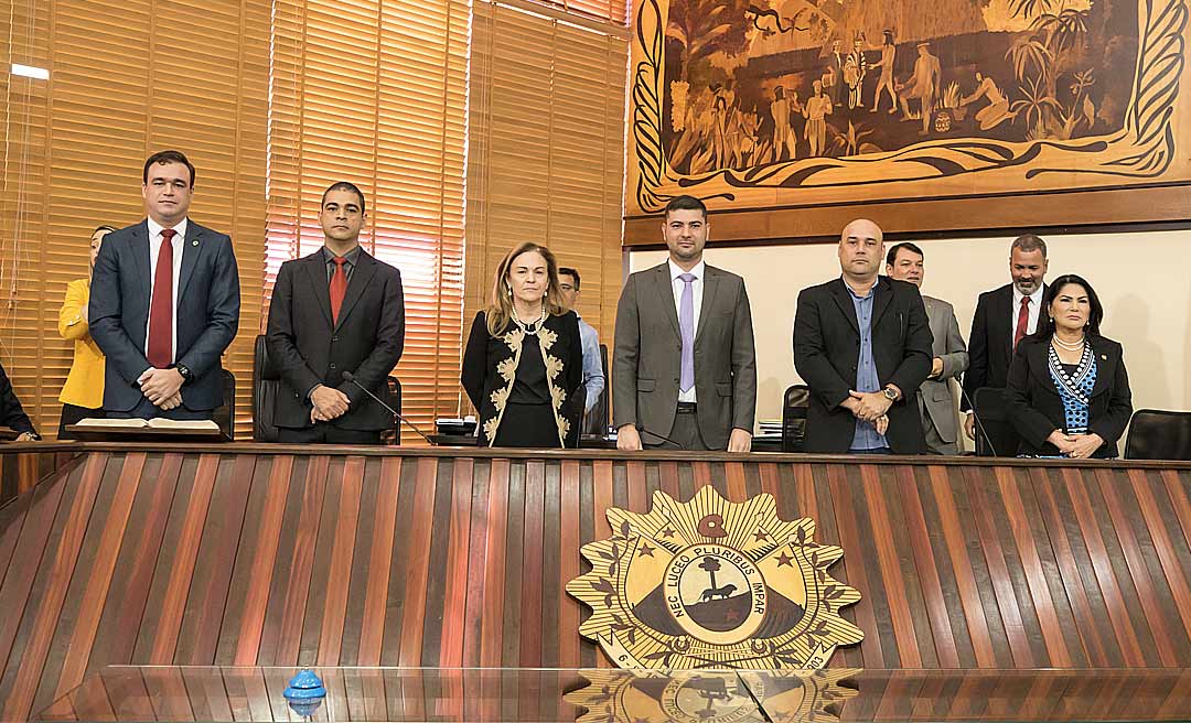 Jovens parlamentares acreanos são diplomados na Assembleia Legislativa do Acre