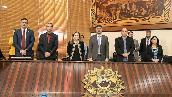 Jovens parlamentares acreanos são diplomados na Assembleia Legislativa do Acre