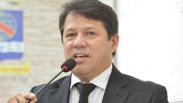 Vereador diz que imóveis abandonados em Rio Branco viraram "antro de noiados" e pede providências