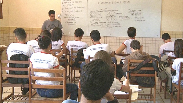 Uniformes de alunos do Acre terão registro do grupo sanguíneo e fator RH