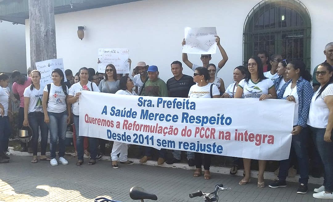 Servidores da Saúde param atividades em Brasileia em protesto contra política adotada por Fernanda Hassem