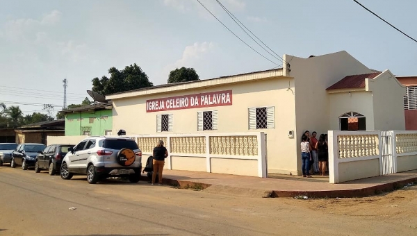 Corpo da estudante Kelly Pereira será velado na igreja Celeiro da Palavra, no Cadeia Velha