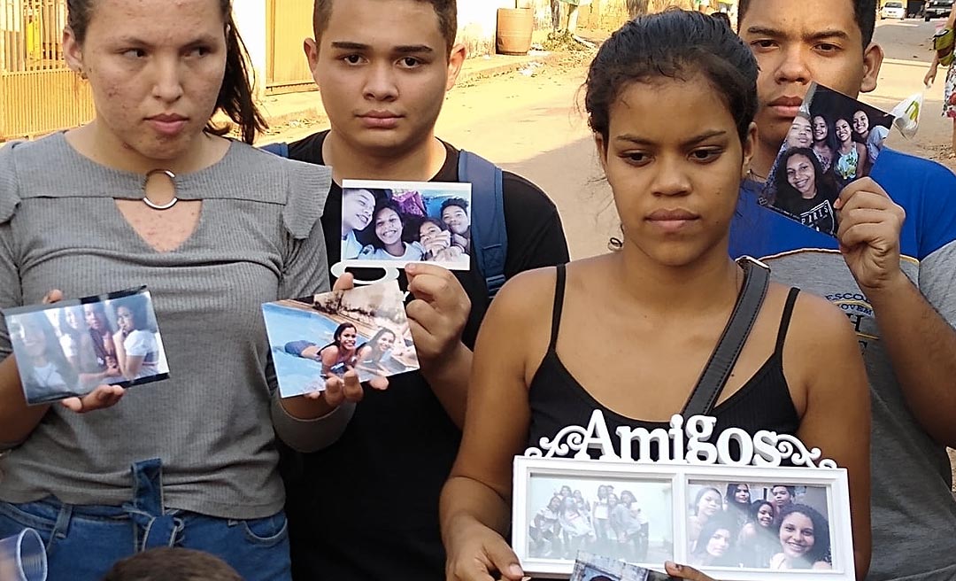 Colegas de sala de aula de Kelly se emocionam ao falar da estudante: "Era muito especial"