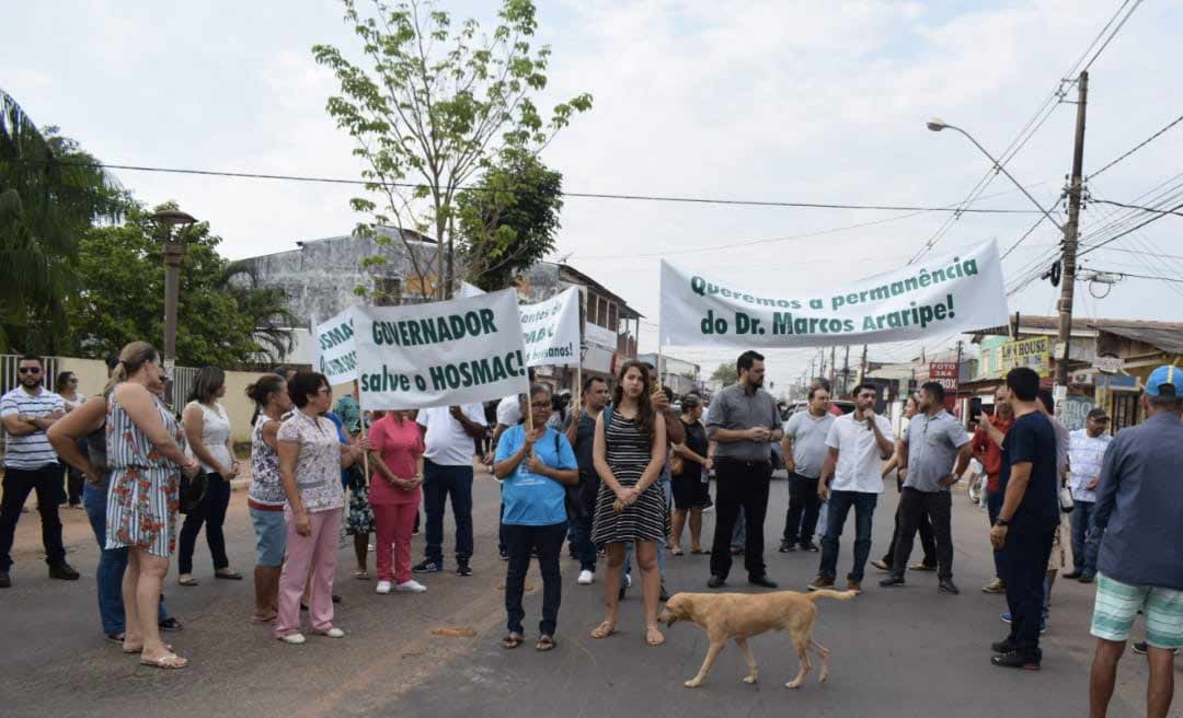 Servidores e pacientes do Hosmac fecham estrada da Sobral contra retirada de diretor e pedindo melhorias  